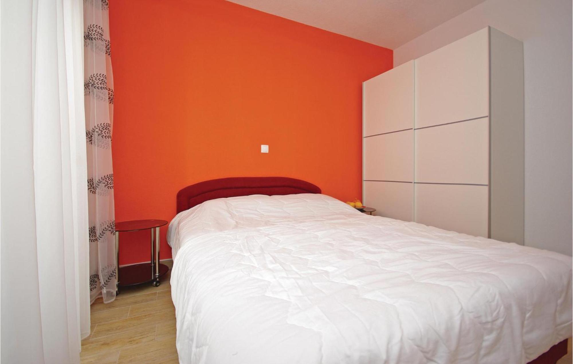 Gorgeous Apartment In Makarska With Wifi Exterior photo