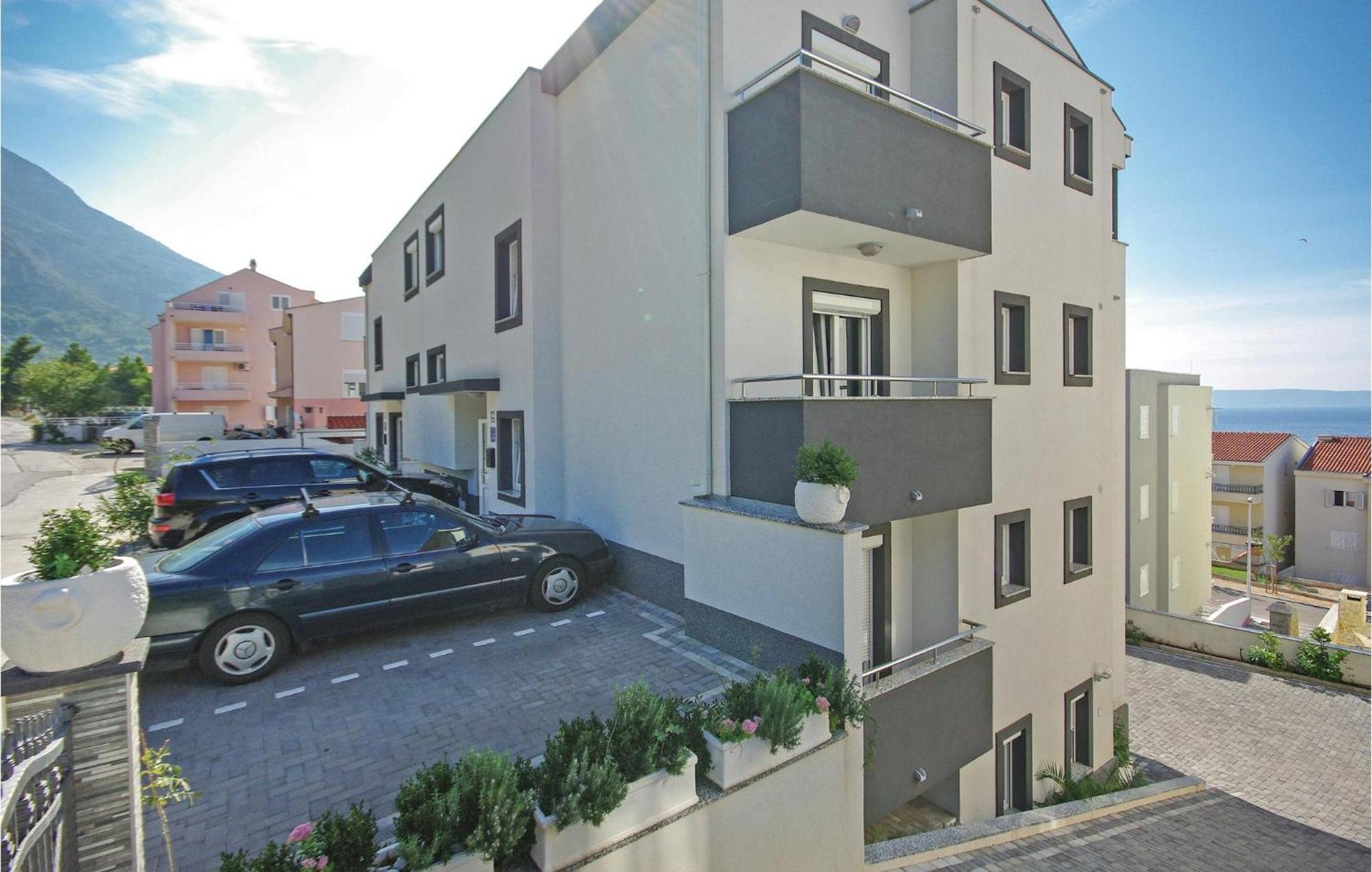 Gorgeous Apartment In Makarska With Wifi Exterior photo