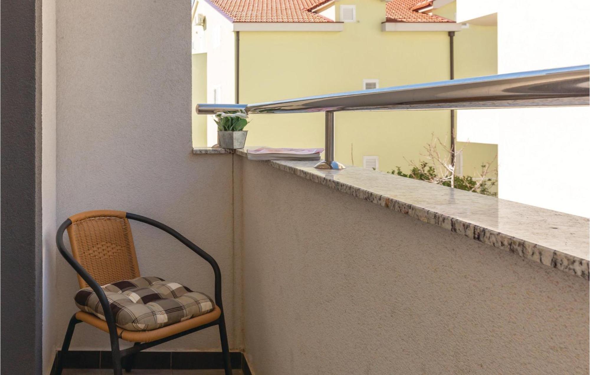 Gorgeous Apartment In Makarska With Wifi Exterior photo